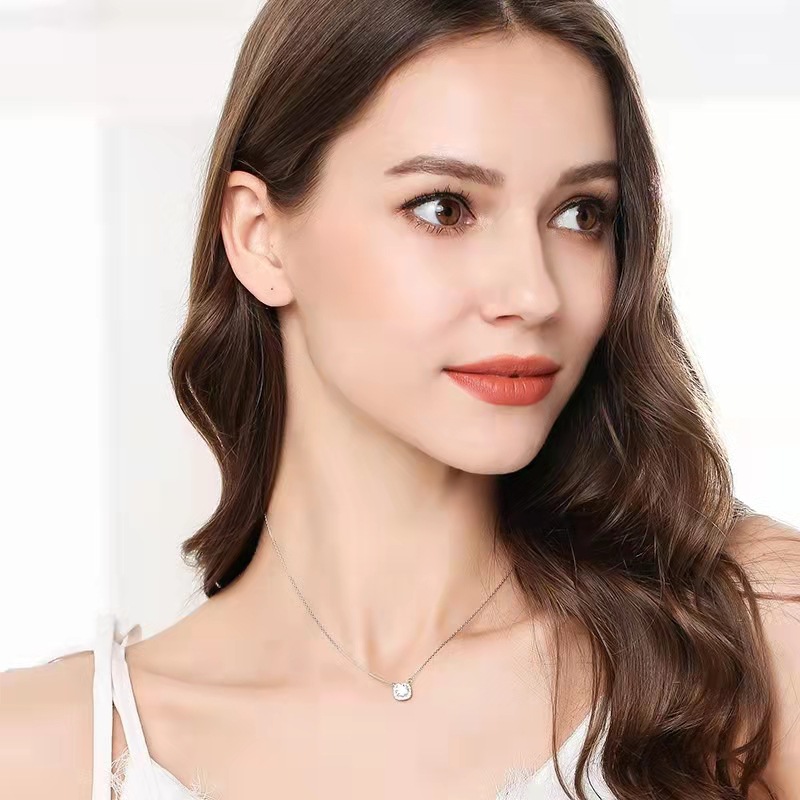 AliExpress europeo y americano AAA ZIRCON collar elegante todo-fósforo micro-incrustaciones clavícula cadena femenina luz lujo nicho diseño sentido venta al por mayor