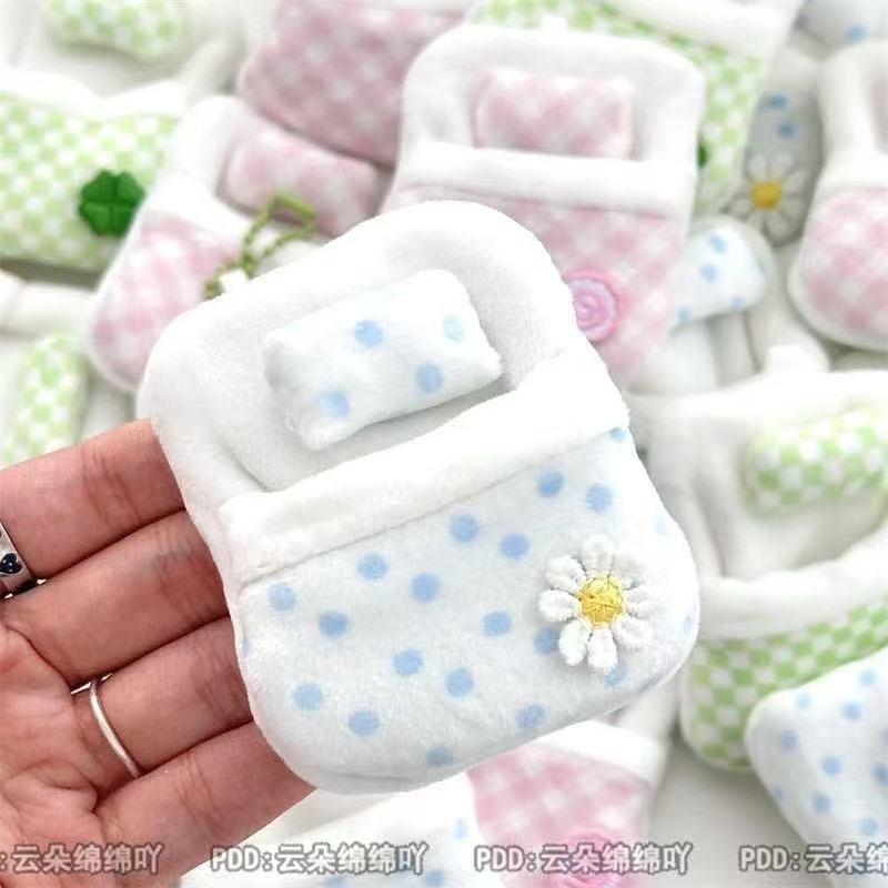 新しいかわいいぬいぐるみ センベル特製四つ葉のクローバー キルト 高価値 ミニドール ベッドペンダント 人形キルト|undefined