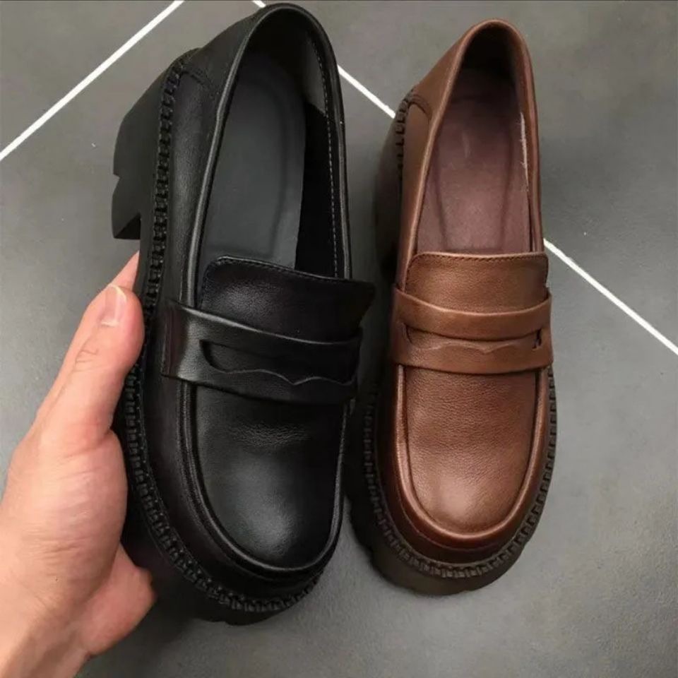 Primavera y otoño zapatos de cuero suave de un solo pie para mujeres aumentan la altura de los zapatos de cuero de estilo británico para mujeres con suela suave y gruesa zapatos de Lefour