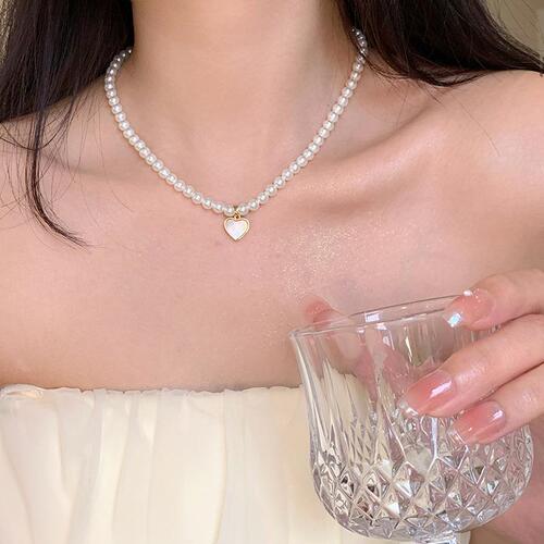 Freshwater Pearl Heart Shaped Imitation Pearl Necklace European and American Style Personality Clavicle Chain High-end Simple Elegance Necklace for Women
