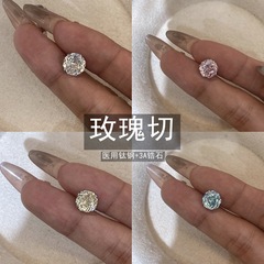 ライトラグジュアリーとハイエンドローズカットチタン鋼イヤリングスパークリングジルコン 0.8 ミリメートル厚さの耳骨スタッドイヤリング女性のための