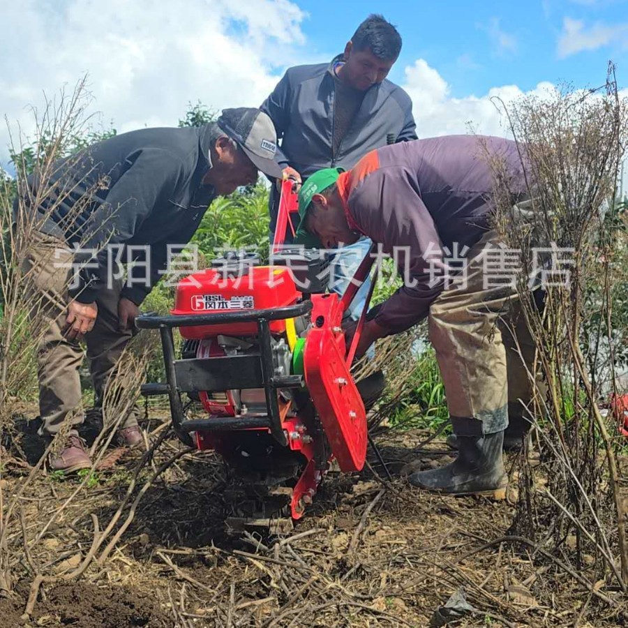 小型微耕机中小型耕地机带翻转犁可以耘锄耕地除草播种玉米施肥