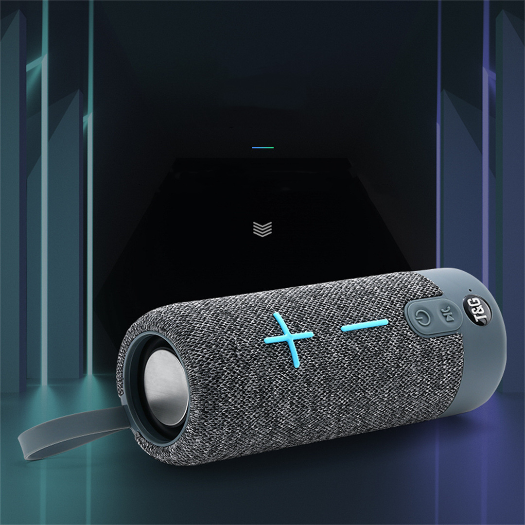 Nuevo TG619 altavoz Bluetooth inalámbrico portátil al aire libre tarjeta de enchufe portátil radio FM TWS couplet regalo creativo