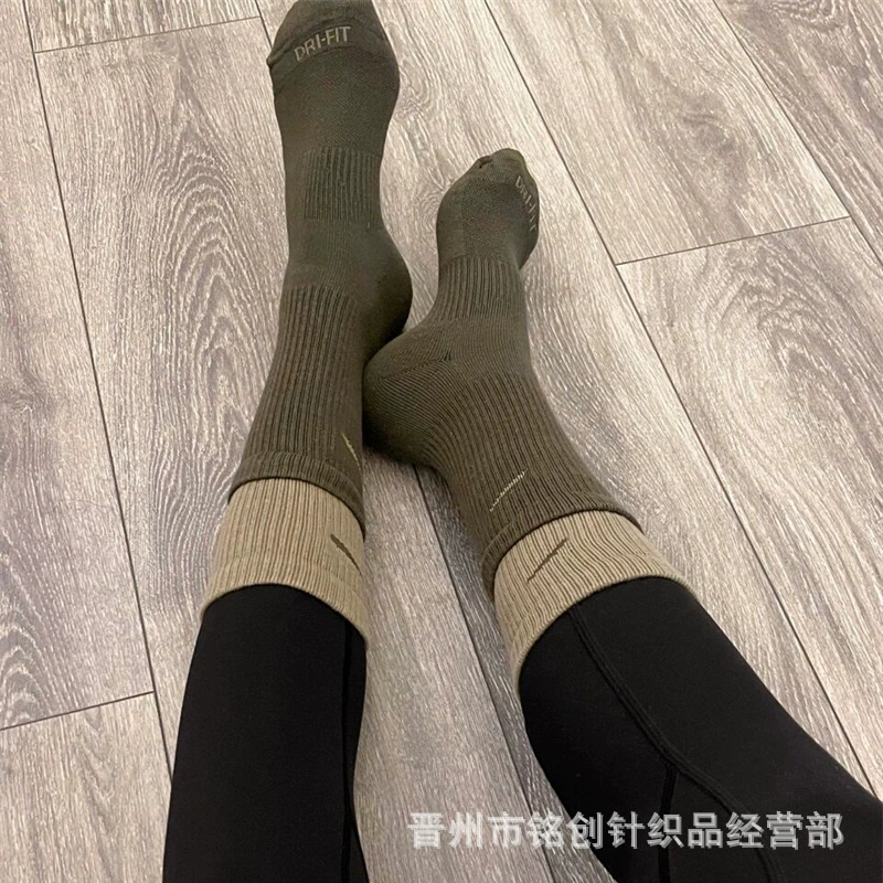Спортивные носки для мужчин и женщин, средняя длина, оптом
