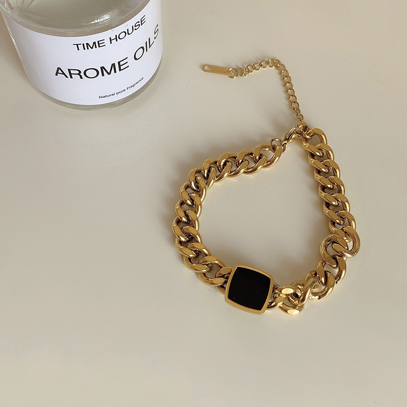 Style de créateur, personnalité exagérée, collier à chaîne épaisse en acier titane, bracelet à chaîne de clavicule carrée noire polyvalent de niche_voghion.com