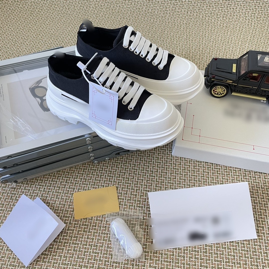 2024 Couple Style Casual Round Toe Top Quality Front Lace High Board Canvas Sheepskin Inner Men And Women Sneakers_vogvips.com