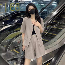 美式休闲复古慵懒风设计感V领两件套女2024新款百搭别致上衣夏