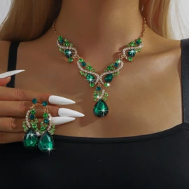 首饰套装;耳环;耳钉