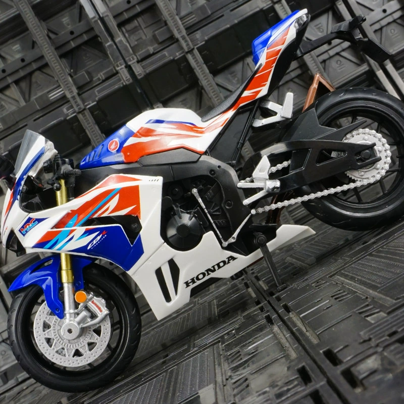 彩珀 31728 模拟版 CBR1000RR-R 摩托车模型 火焰刀片摩托车静态摆件 玩具 男孩