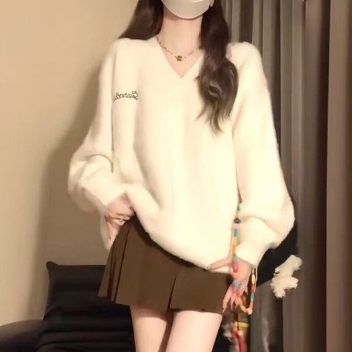 Gentle lazy style soft and glutinous white V-neck faux mink women's autumn and winter petite versatile outerwear knitted top