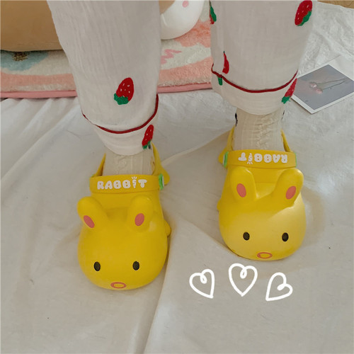 Women's Summer Outwear Cute Cartoon Home Use Shower Slippers with Holes Breathable Thick Sole Teenage Heart