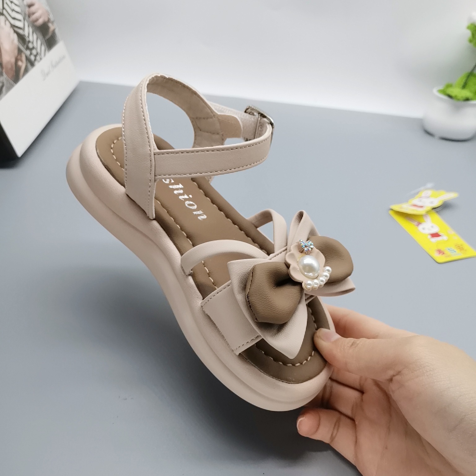 Maatang Free 2025 retro tesoro femenino 3-5 años a través de la red zapatos casuales antideslizantes suela de tendón zapatos de princesa de moda para mujer