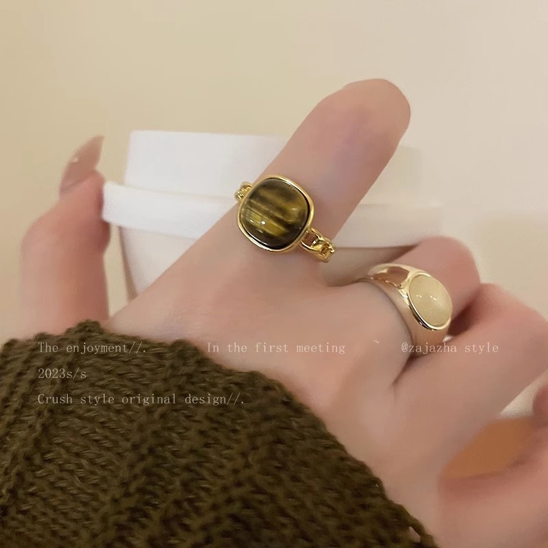 carousel-thumb-4