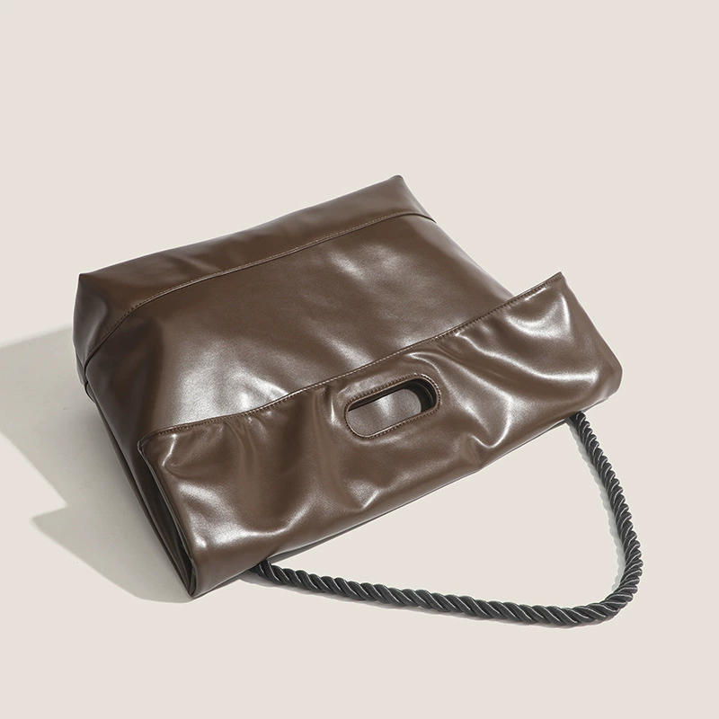 Capacious shoulder bag, small one-shoulder bag, 2023 collection