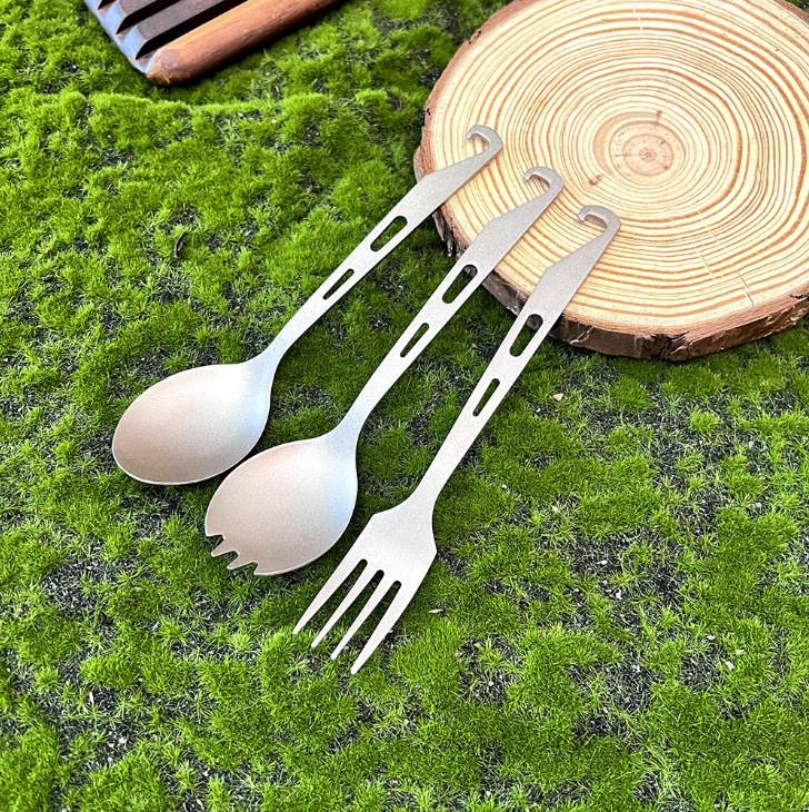 야외 피크닉 순수 티타늄 식기 포크 티타늄 스푼 높은 색상 가치 가구 변형 티타늄 젓가락 캠핑 휴대용 수프 스푼
