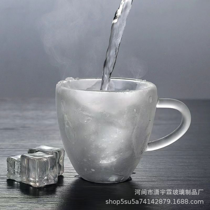 En stock vidrio en forma de corazón de doble capa taza café leche taza borosilicato de doble capa en forma de corazón taza de jugo transparente fábrica al por mayor