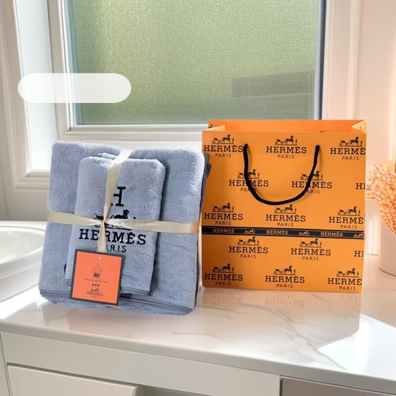 Cross-Border Foreign Trade Trendy Brand Towel and Bath Towel Two-Piece Set, Gift Towel, Big-Name Style Beach Towel, Quick-Drying and Water-Absorbent, Wholesale and Dropshipping