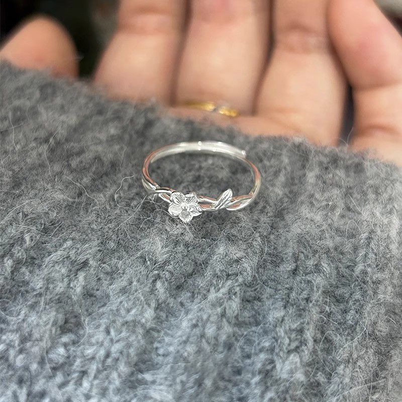 Vine Daisy Flower Ring Women's Niche Design Light Luxury High-End 2025 New Adjustable Index Finger Ring Vine Daisy Flower Ring Women's Niche Design Light Luxury High-End 2025 New Adjustable Index Finger Ring