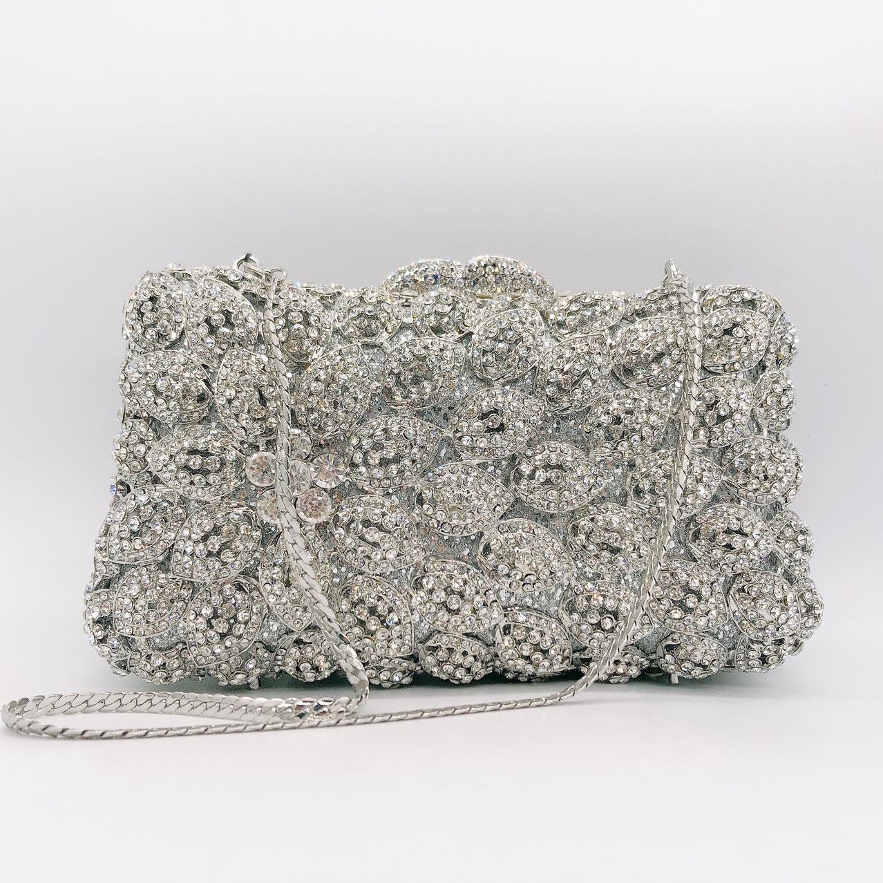 Bolsas de maquillaje de hebilla magnética transfronteriza color sólido horizontal cuadrado estilo europeo y americano diamantes hechos a mano bolsa de cena Stone Clutch