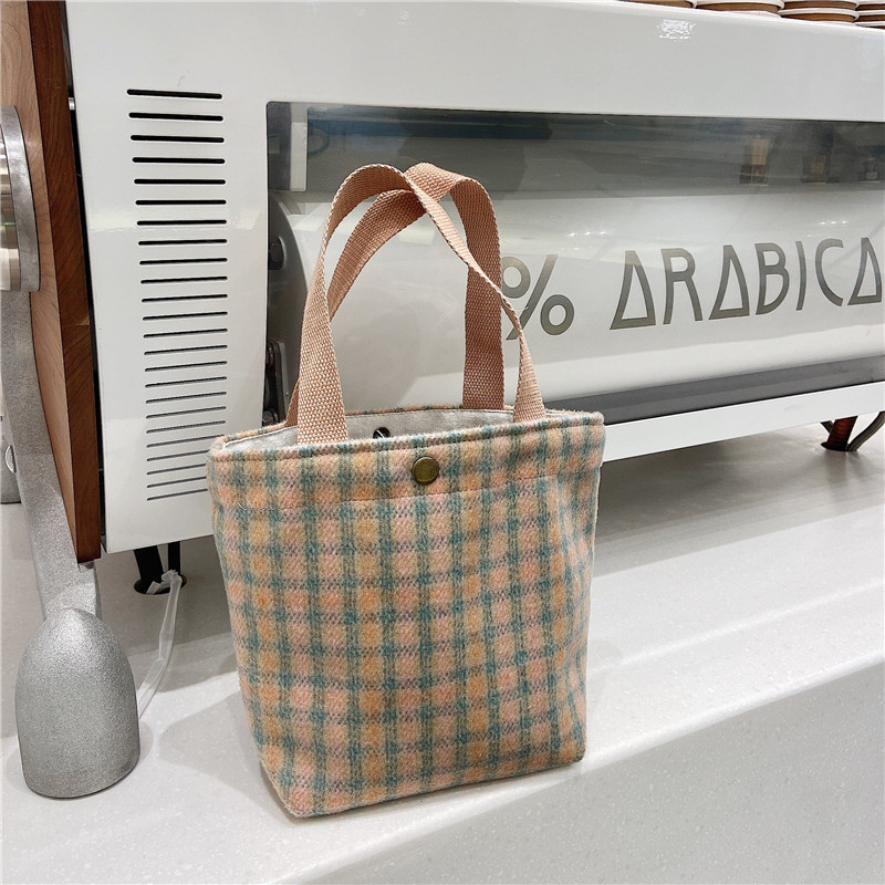 08181 Japanese-style woolen checkered bento bag, ins Korean-style handbag, fresh women's walking lunch box, small handbag wholesale Specification drawing