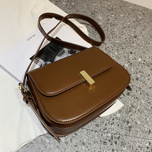 High-end small bag, new bag, women's crossbody bag, autumn and winter versatile retro single shoulder armpit bag, small square bag