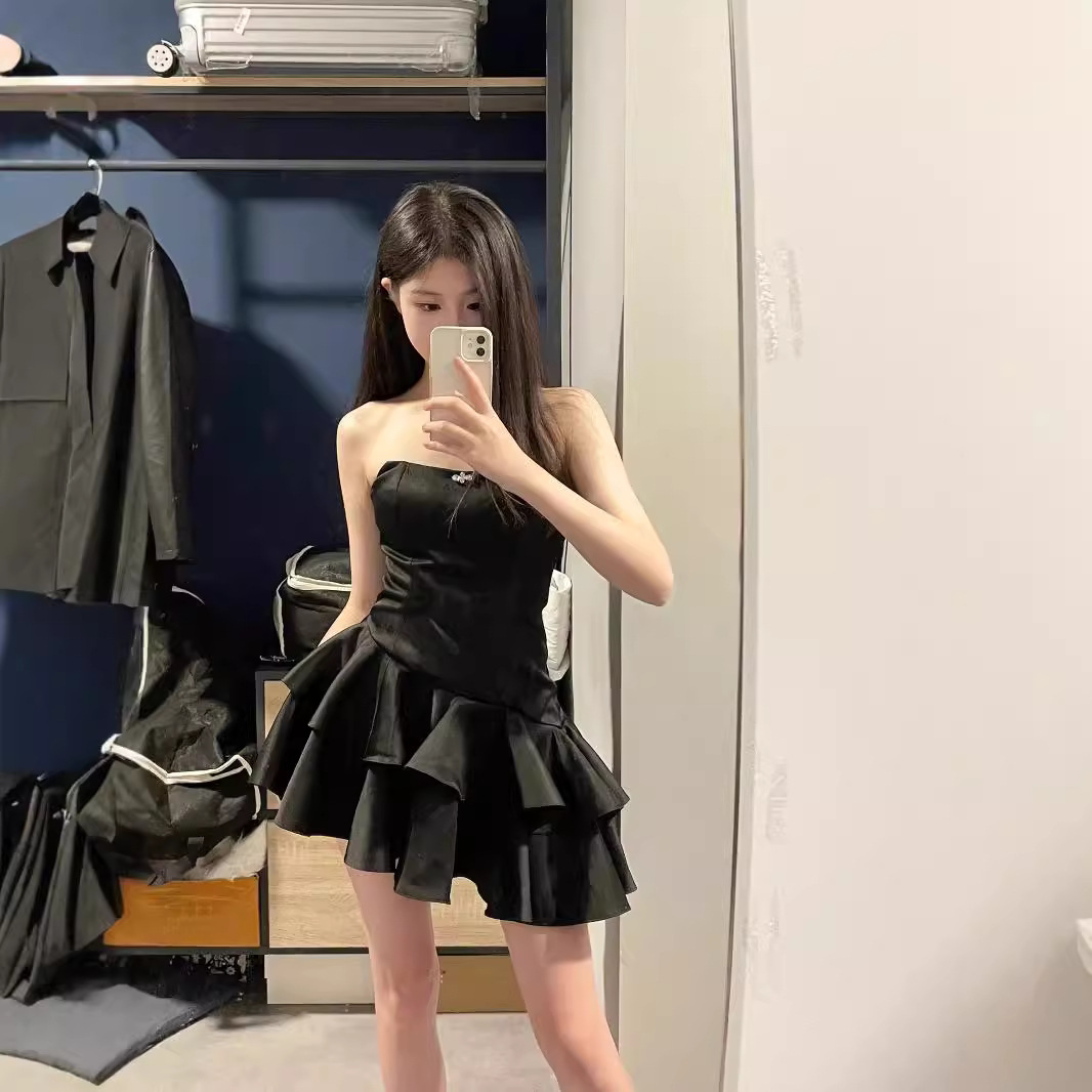 Hepburn Little Black Dress French Classy Elegant One-Shoulder Tube Top Dress Sweet and Spicy Princess Style Cake Puffy Skirt