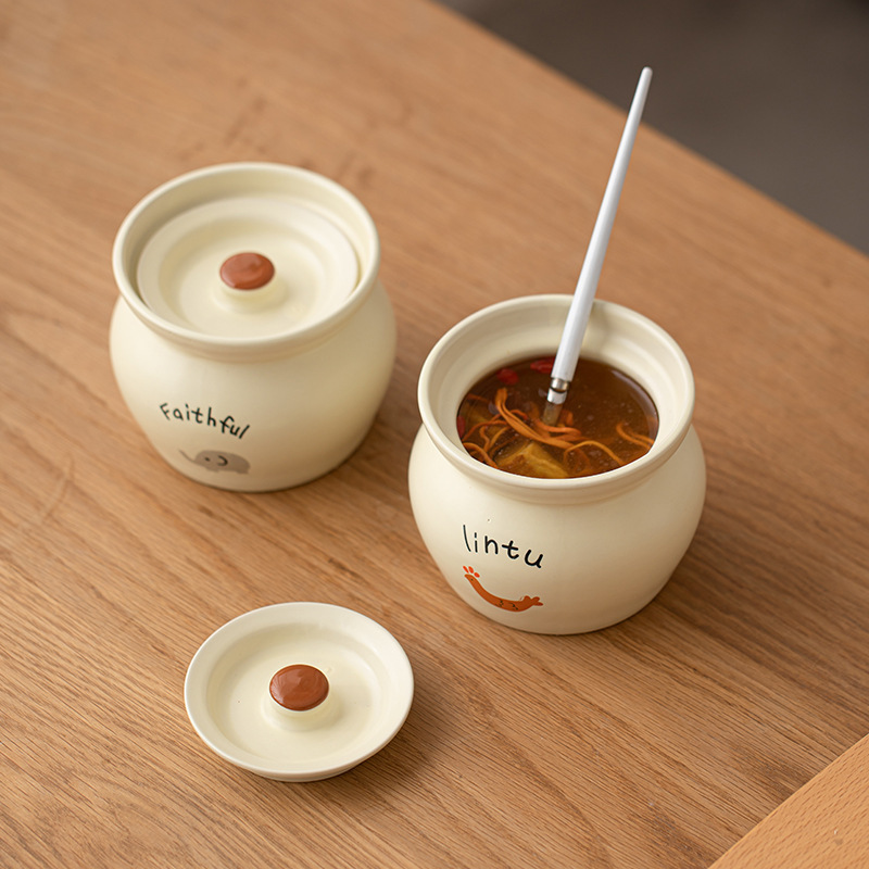 クリーム風シチューの杯瓦缶とスープの陶磁器は蓋をして水をあけて杯を煮込んで缶の家庭用沙県の一人分のスープを煮込んで杯を蒸します。|undefined