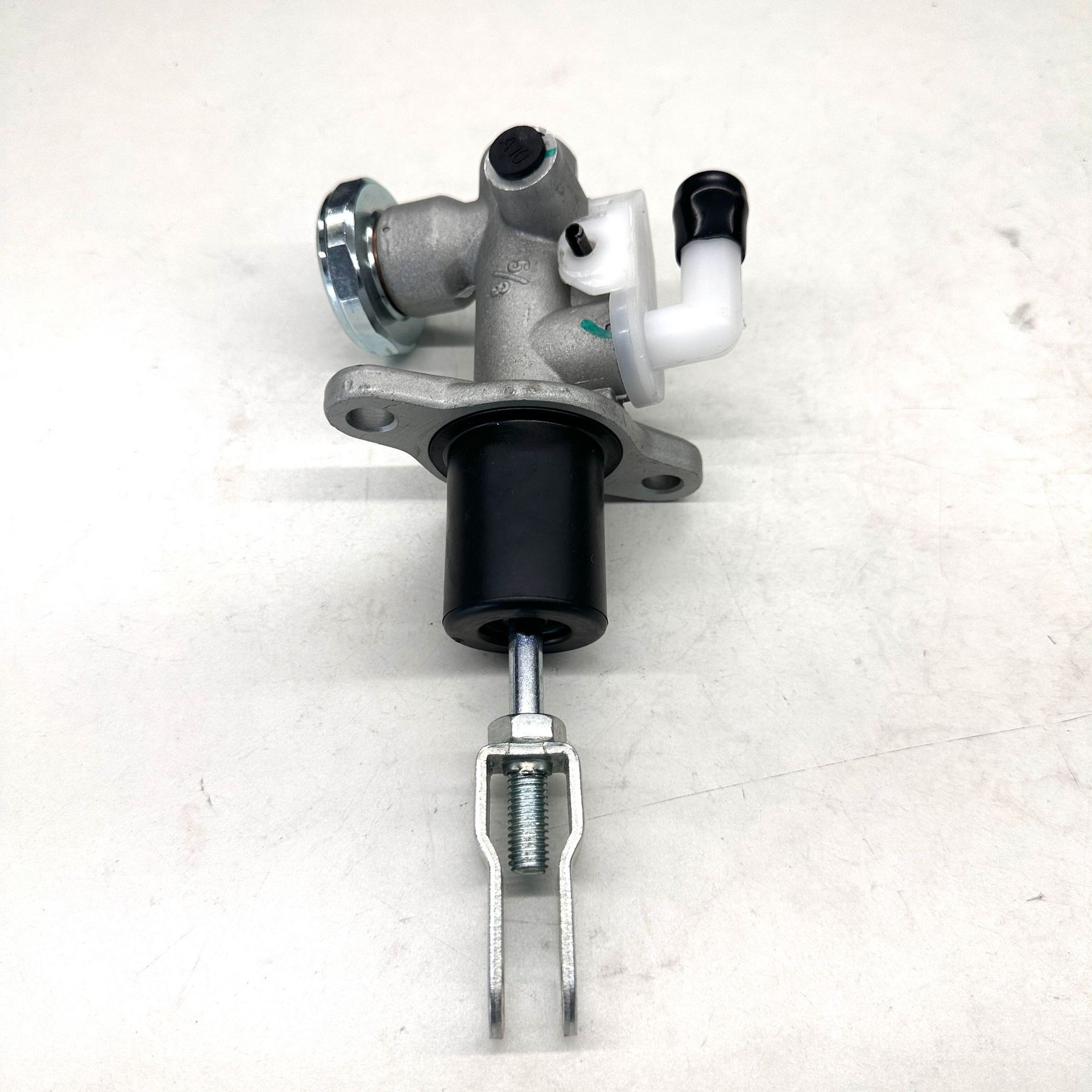 30610-5X01B 30610-Ea000 306105X01B Suitable for Nissan Np300 Clutch Master Cylinder