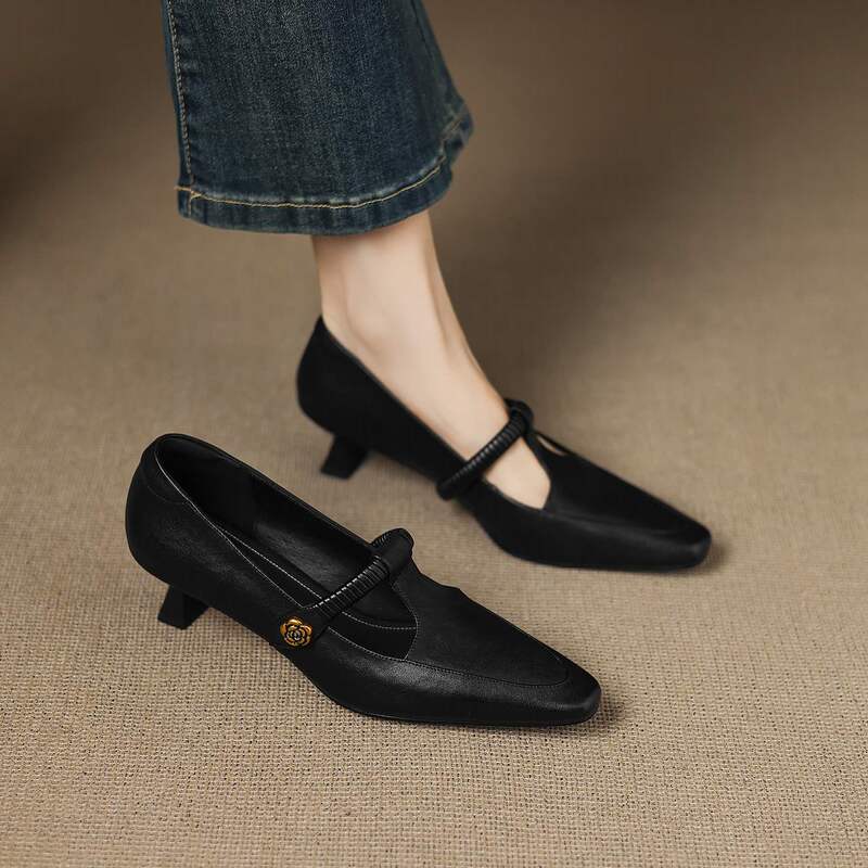 Fashionable French Retro Genuine Leather Loafers for Women, New Spring and Autumn Women's Shoes with Camellia Pattern and Chunky Heel Mary Jane High Heels