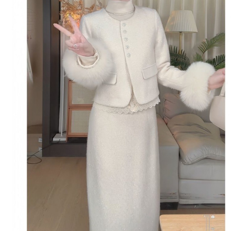 2026 Winter New Style down Jacket with Fine Shimmer, Faux Fox Fur Coat, High-Waisted Skirt, Chanel-Style Set for Women 2026 Winter New Style down Jacket with Fine Shimmer, Faux Fox Fur Coat, High-Waisted Skirt, Chanel-Style Set for Women