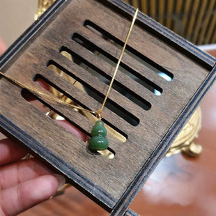 Jin Yu Tang 18k gold jade gourd with cat's eye gourd welfare size 13/8mm Xinjiang genuine goods straight hair