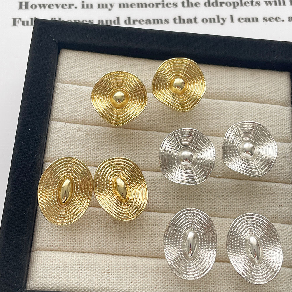 Retro elegant universal small design earrings