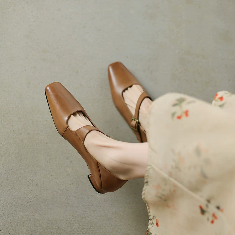 Французские ретро маленькие квадратные туфли с неглубоким ртом