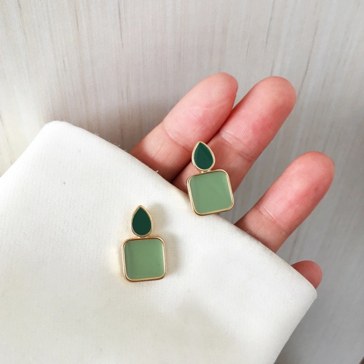 Creative Geometric Small Square Drop Oil Contrast Color Earrings display picture 8