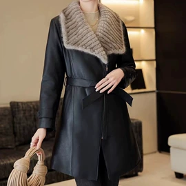 女式皮衣;羽绒服