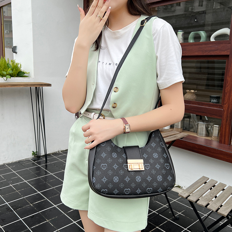 Women's Medium PVC Monogram Vintage Style Classic Style Zipper Underarm Bag display picture 20