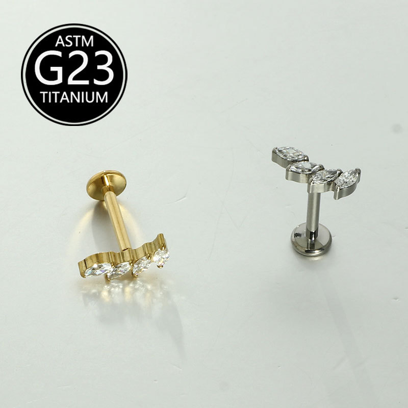 16G labret stud size and finish detail