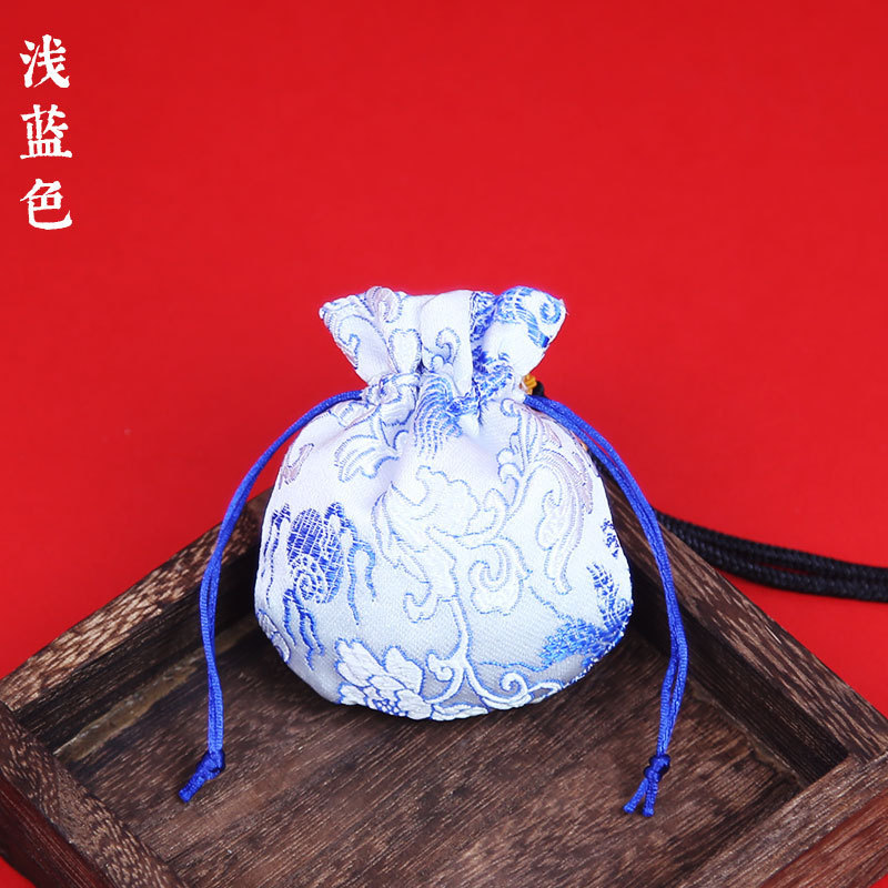 端午の節句の香嚢は香袋を包んでいます。|undefined