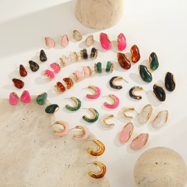 耳环;项链;手链