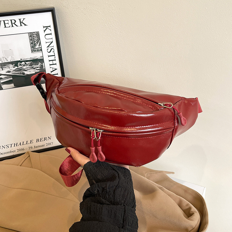 2025夏季新款运动腰包纯色通勤时尚旅行胸包休闲简约斜挎包女