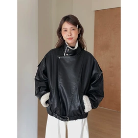 半身裙;女式针织衫;女式T恤