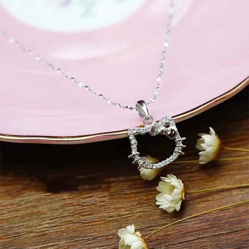 Hello Kitty Necklace Image 1