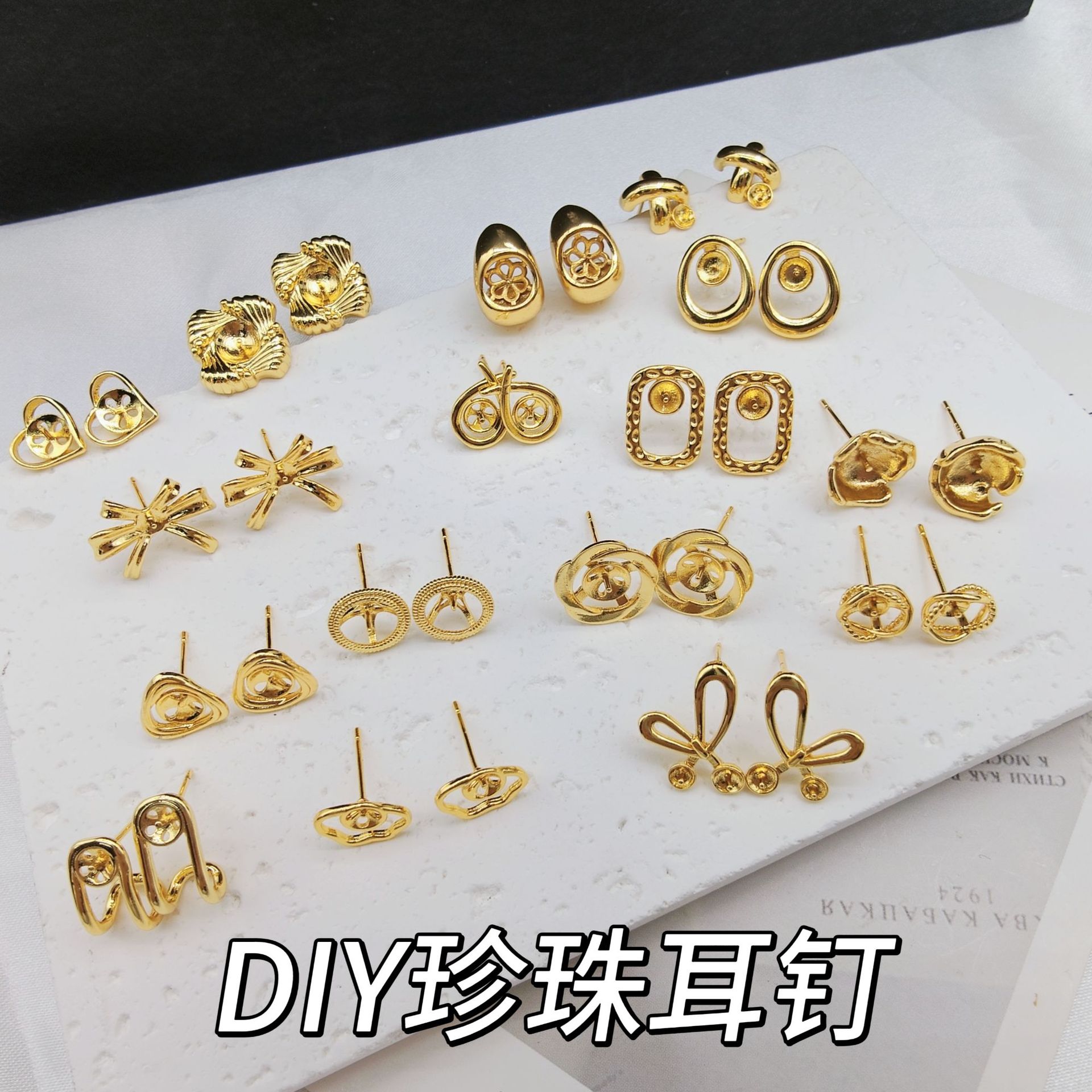 Perla de alta sensibilidad 925 agujas de plata 18k chapadas en oro pendientes huecos accesorios de material femenino fábrica al por mayor