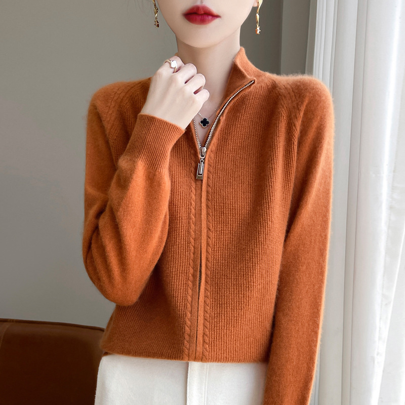Demi-season woolen cardigan