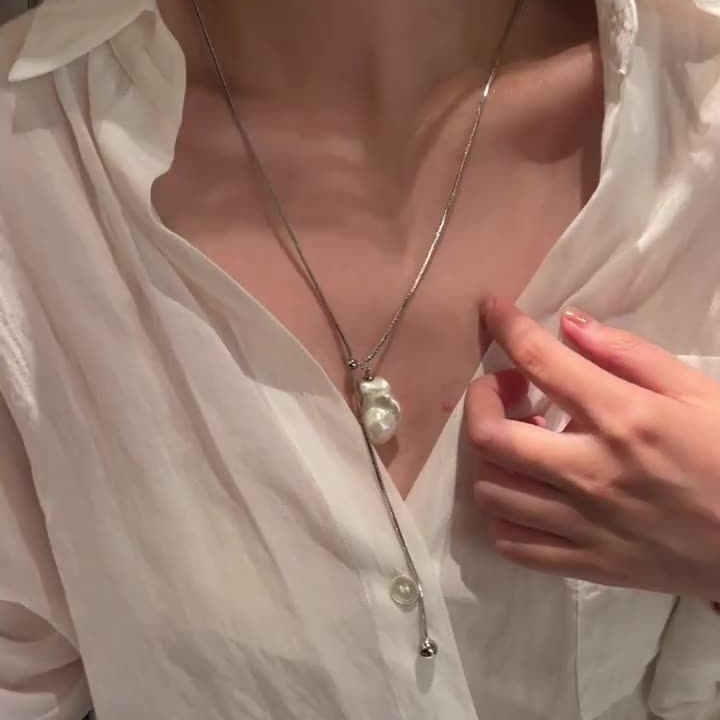 新款巴洛克珍珠钛钢抽拉项链女简约高级长款韩国博主同款锁骨链