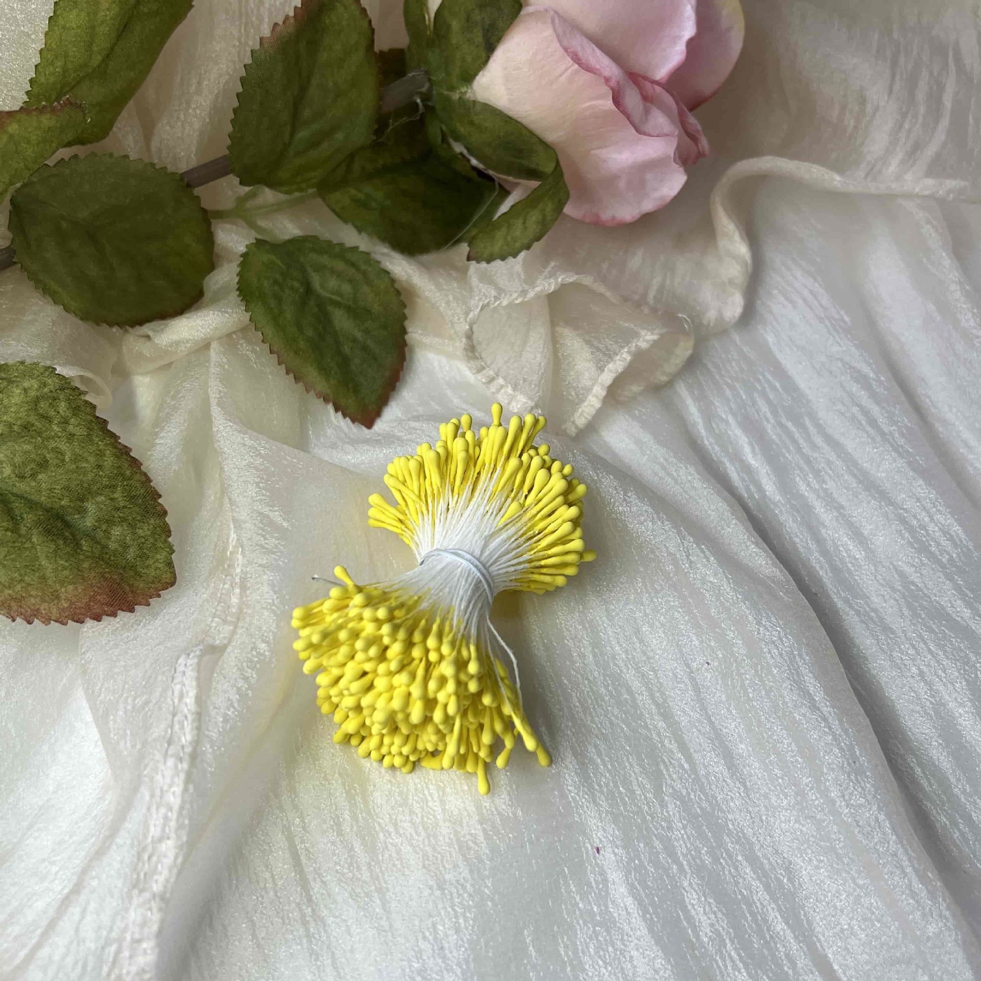 진한 노란색 1 묶음 약 380개