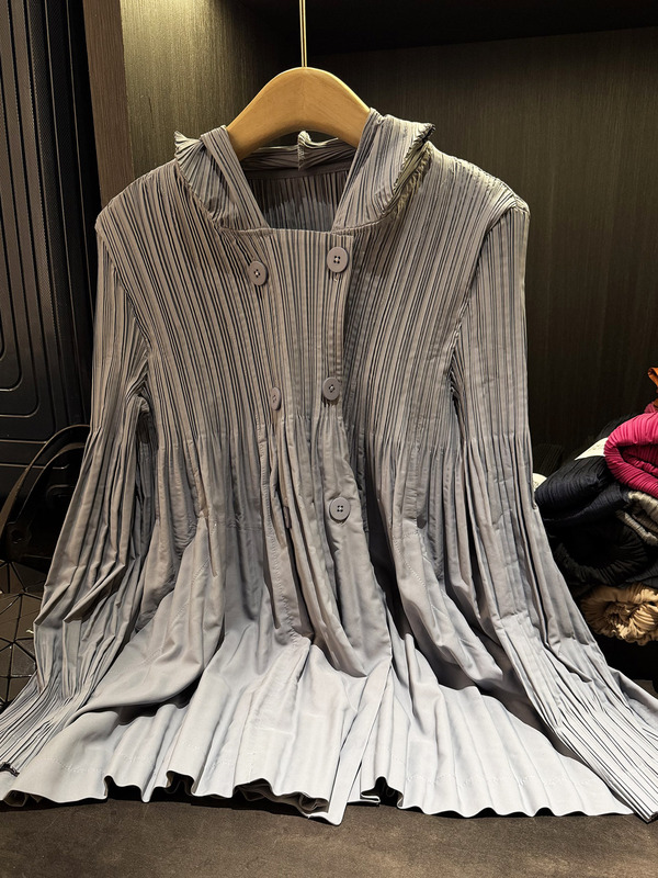 秋季新款韩版欧美系褶皱女装风衣宽松滑爽立体感出口品质长袖外套|undefined