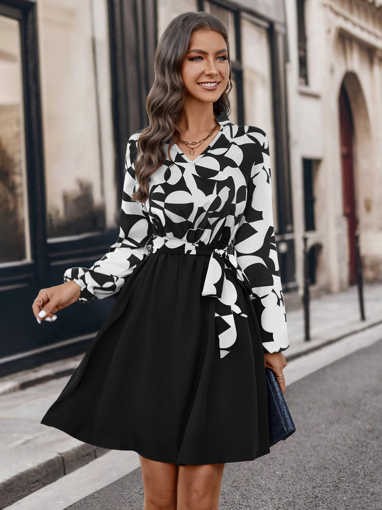 Women's dress with long sleeves and straps_voghion.com