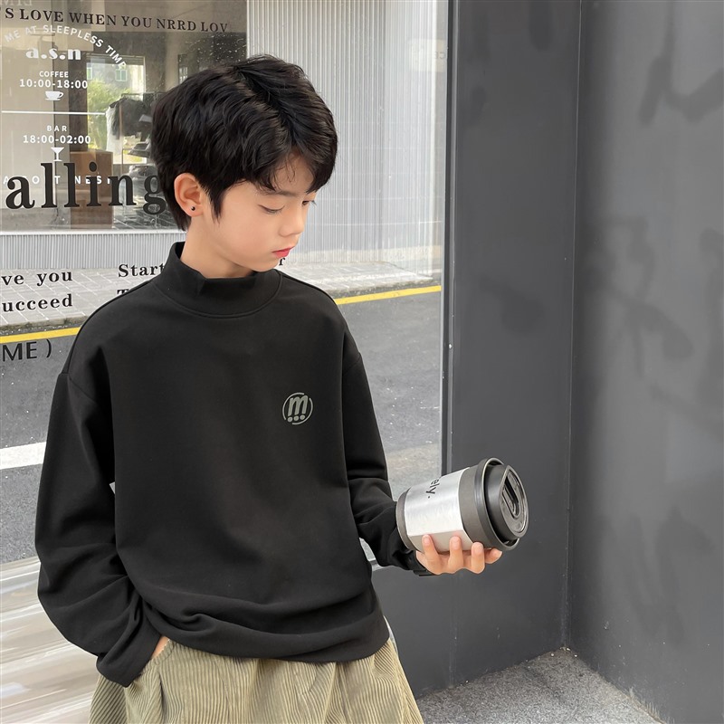 Camisa de terciopelo para niños Otoño e Invierno 2023 nuevos niños Camiseta de manga larga media cuello alto para niños medianos y grandes