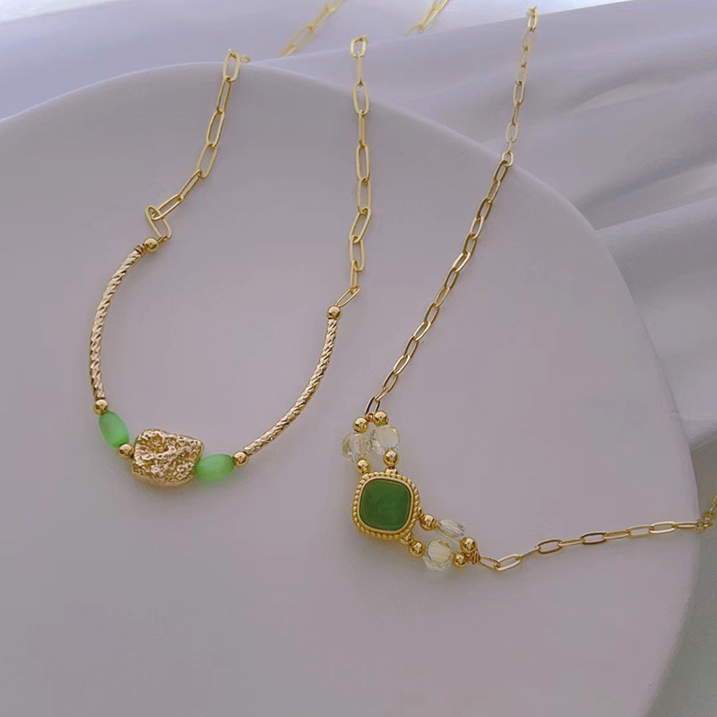 Green design necklace